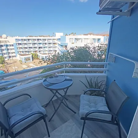 Costa Apartment *